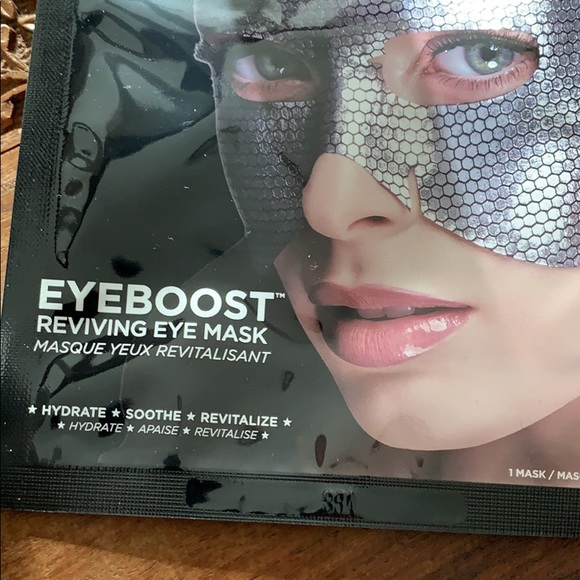 Glam Glow skincare kit - Picture 5 of 5